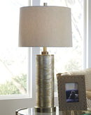 Farrar Signature Design by Ashley Table Lamp image